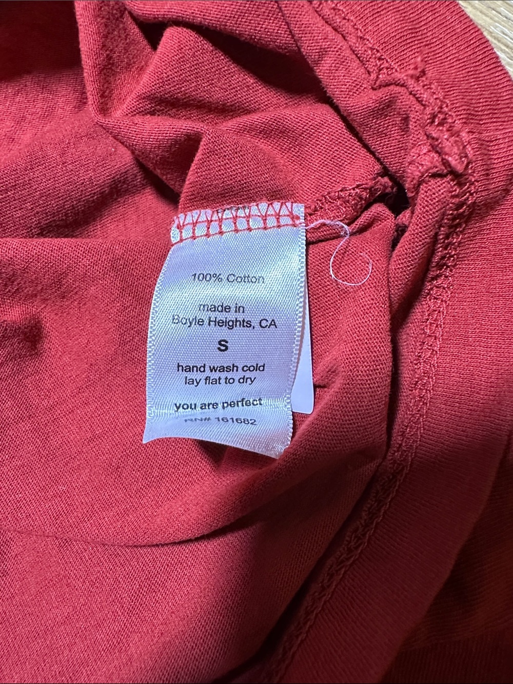 perfectwhitetee 100% Cotton Red V-Neck Short Sleeve Tee Small - Picture 3 of 7